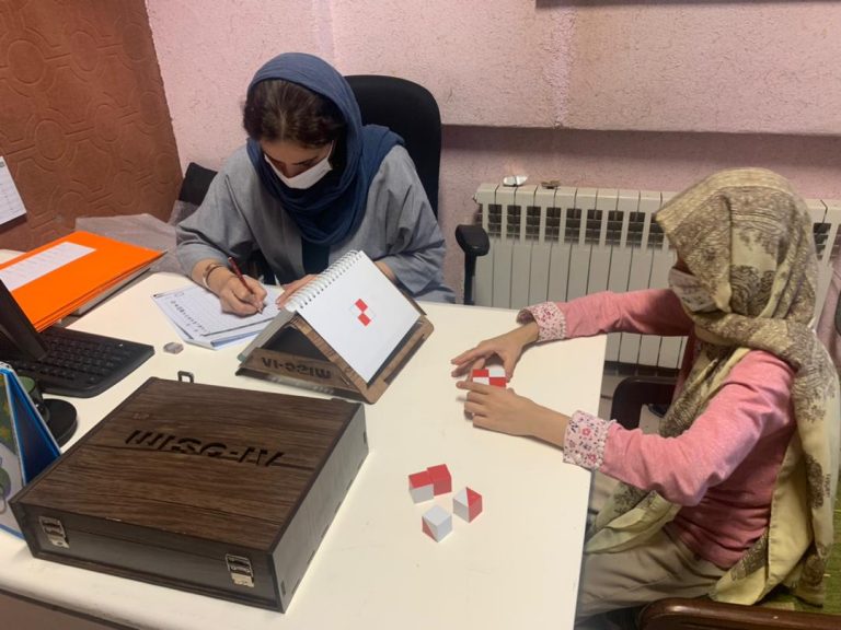جلسه مشاوره در انجمن توان‌یاب